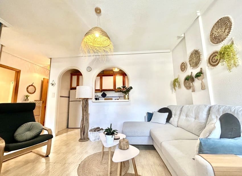 2 quarto Apartamento para venda em Torrevieja com piscina - 133 900 € (Ref: 9769015)