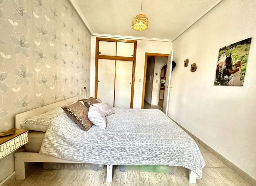 2 quarto Apartamento para venda em Torrevieja com piscina - 133 900 € (Ref: 9769015)