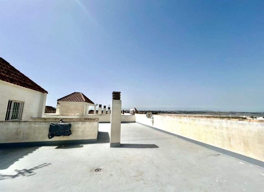 2 quarto Apartamento para venda em Torrevieja com piscina - 133 900 € (Ref: 9769015)