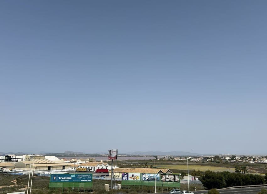 2 quarto Apartamento para venda em Torrevieja com piscina - 133 900 € (Ref: 9769015)