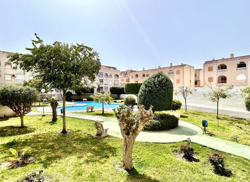 2 quarto Apartamento para venda em Torrevieja com piscina - 133 900 € (Ref: 9769015)