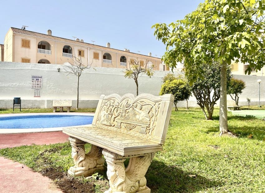 2 quarto Apartamento para venda em Torrevieja com piscina - 133 900 € (Ref: 9769015)