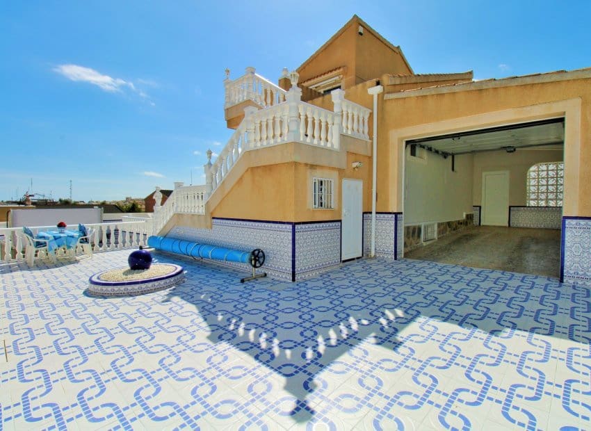 Chalet de 3 habitaciones en Orihuela Costa en venta con piscina - 499.000 € (Ref: 9769017)