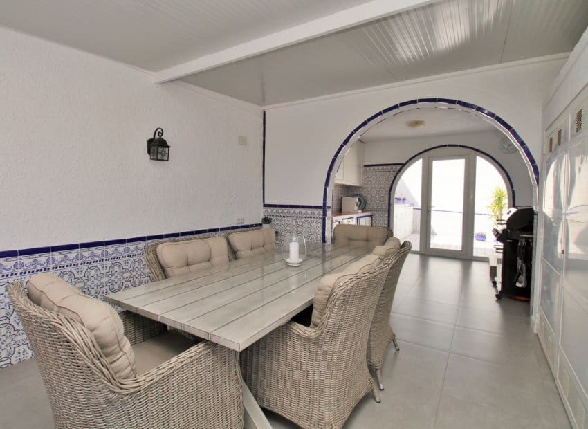Chalet de 3 habitaciones en Orihuela Costa en venta con piscina - 499.000 € (Ref: 9769017)