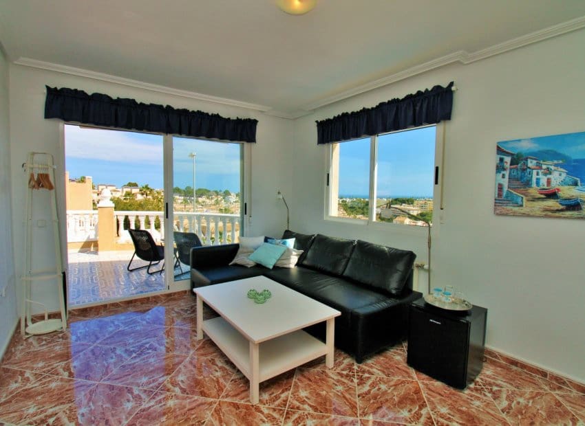 Chalet de 3 habitaciones en Orihuela Costa en venta con piscina - 499.000 € (Ref: 9769017)