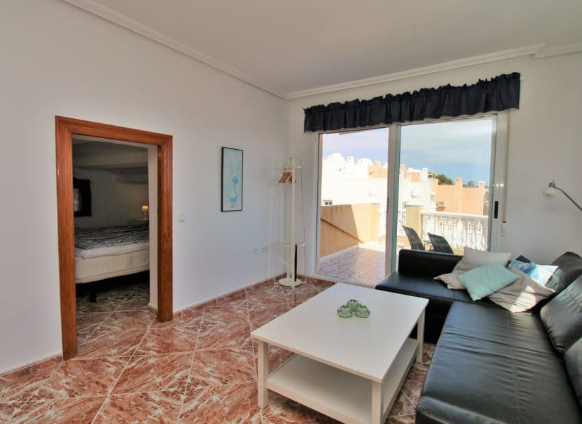 Chalet de 3 habitaciones en Orihuela Costa en venta con piscina - 499.000 € (Ref: 9769017)