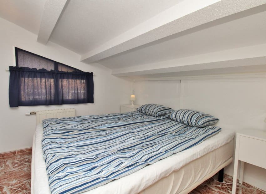 Chalet de 3 habitaciones en Orihuela Costa en venta con piscina - 499.000 € (Ref: 9769017)