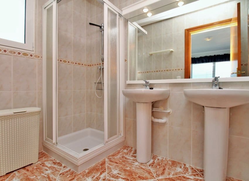 Chalet de 3 habitaciones en Orihuela Costa en venta con piscina - 499.000 € (Ref: 9769017)