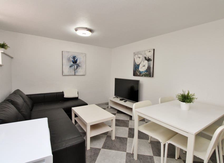 Chalet de 3 habitaciones en Orihuela Costa en venta con piscina - 499.000 € (Ref: 9769017)