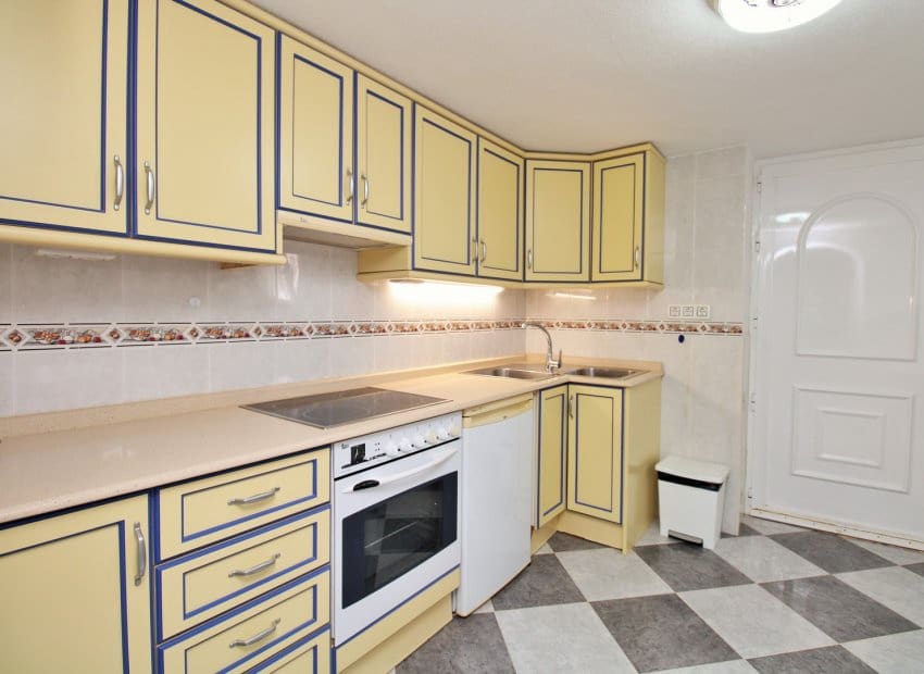 Chalet de 3 habitaciones en Orihuela Costa en venta con piscina - 499.000 € (Ref: 9769017)