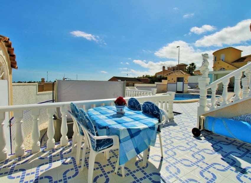 Chalet de 3 habitaciones en Orihuela Costa en venta con piscina - 499.000 € (Ref: 9769017)