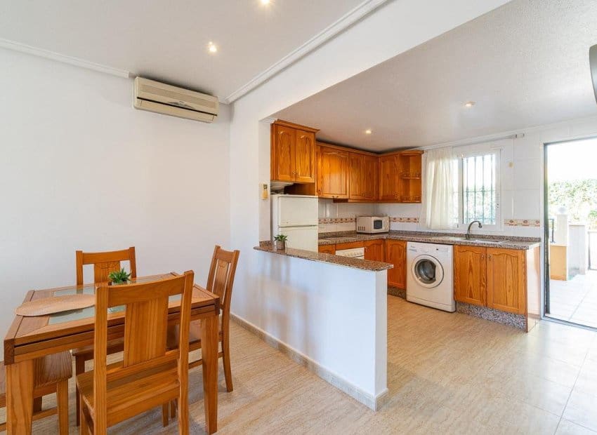 2 Zimmer Apartment zu verkaufen in Orihuela Costa mit Pool - 169.000 € (Ref: 9769023)