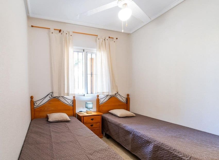 2 Zimmer Apartment zu verkaufen in Orihuela Costa mit Pool - 169.000 € (Ref: 9769023)