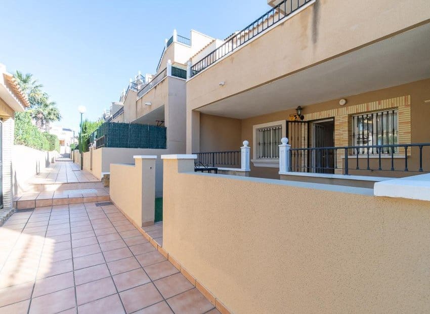 2 Zimmer Apartment zu verkaufen in Orihuela Costa mit Pool - 169.000 € (Ref: 9769023)