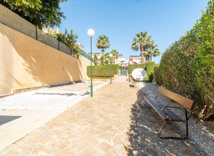 2 Zimmer Apartment zu verkaufen in Orihuela Costa mit Pool - 169.000 € (Ref: 9769023)