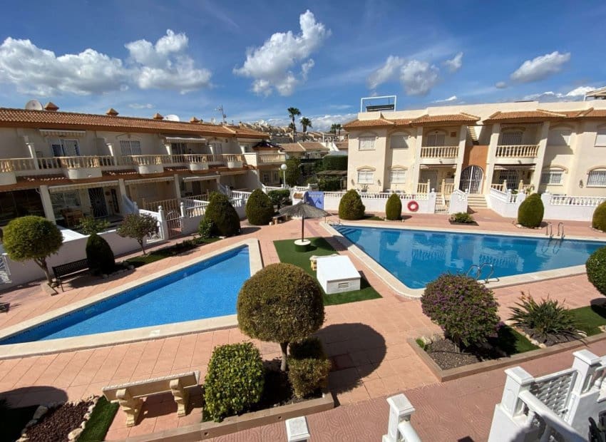 Apartamento de 2 habitaciones en Rojales en venta con piscina - 189.995 € (Ref: 9769024)