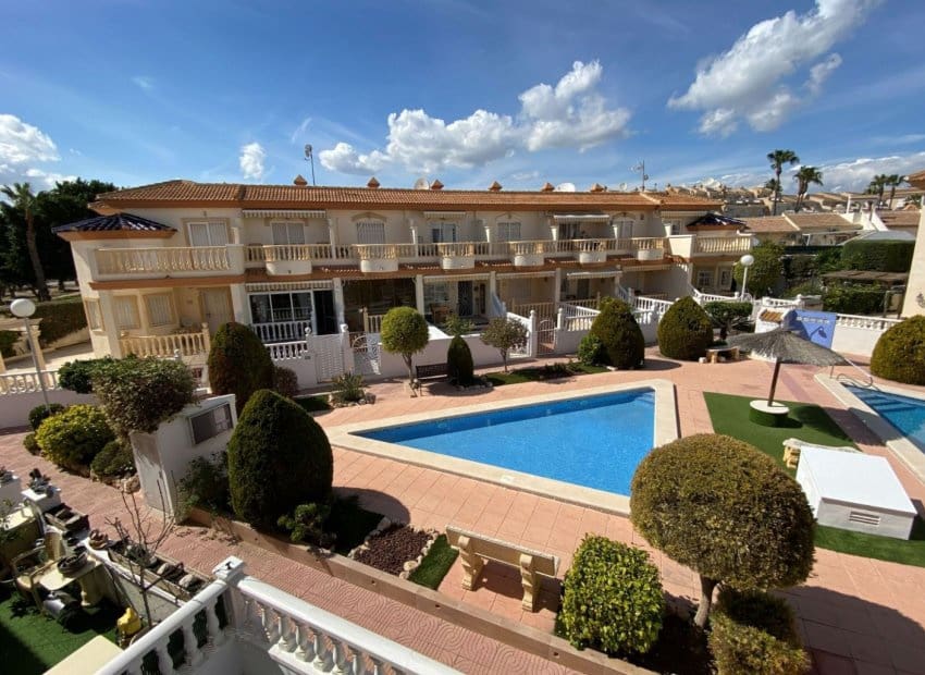 Apartamento de 2 habitaciones en Rojales en venta con piscina - 189.995 € (Ref: 9769024)