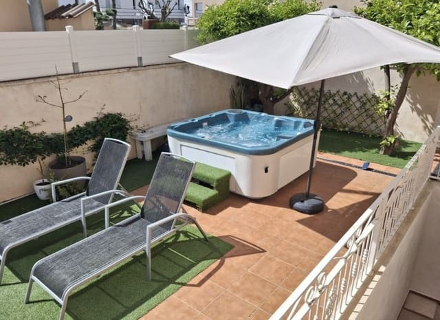 4 Zimmer Villa zu verkaufen in Doña Pepa, Rojales mit Pool - 395.000 € (Ref: 9769025)