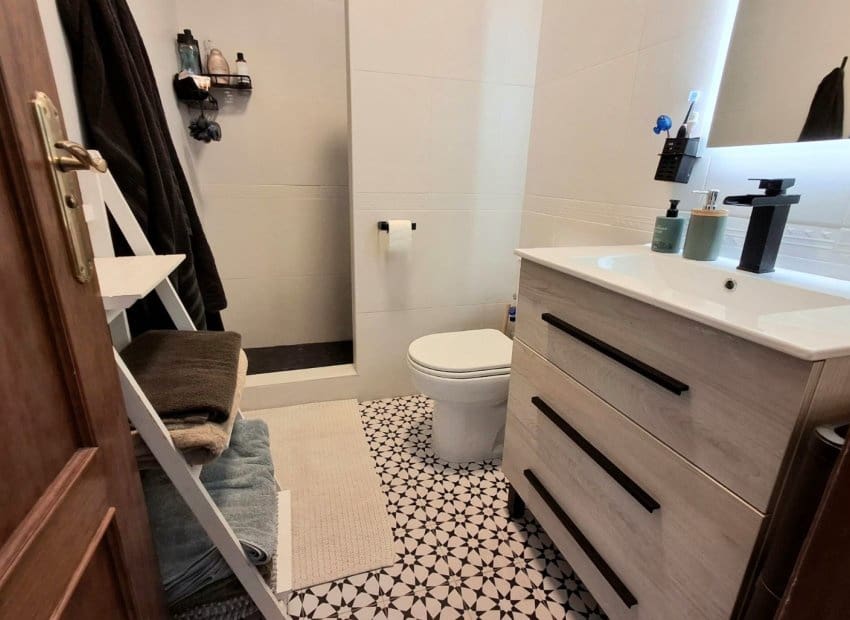 4 bedroom Villa for sale in Dona Pepa with pool - € 395,000 (Ref: 9769025)