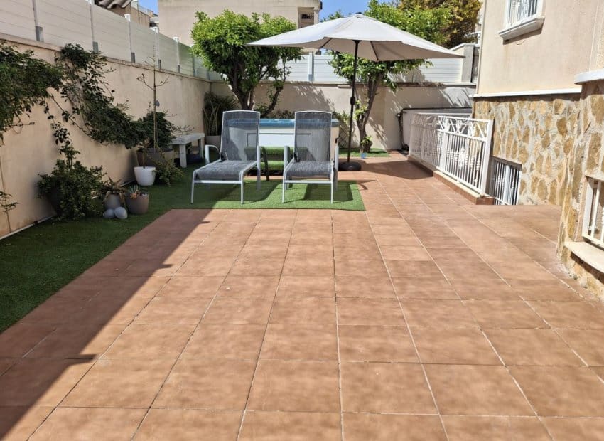 4 bedroom Villa for sale in Dona Pepa with pool - € 395,000 (Ref: 9769025)