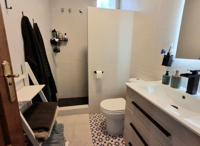 4 bedroom Villa for sale in Dona Pepa with pool - € 395,000 (Ref: 9769025)