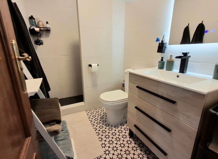 4 bedroom Villa for sale in Dona Pepa with pool - € 395,000 (Ref: 9769025)