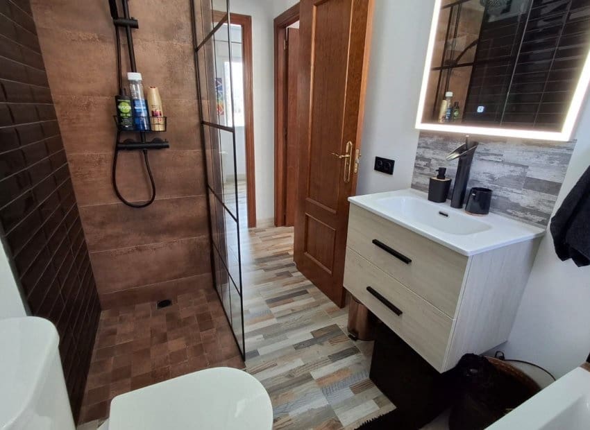 4 bedroom Villa for sale in Dona Pepa with pool - € 395,000 (Ref: 9769025)