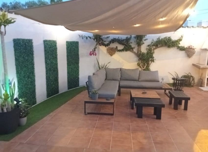 4 bedroom Villa for sale in Dona Pepa with pool - € 395,000 (Ref: 9769025)