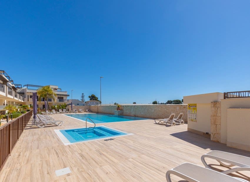 2 slaapkamer Appartement te koop in Dolores De Pacheco met zwembad - € 249.000 (Ref: 9769028)