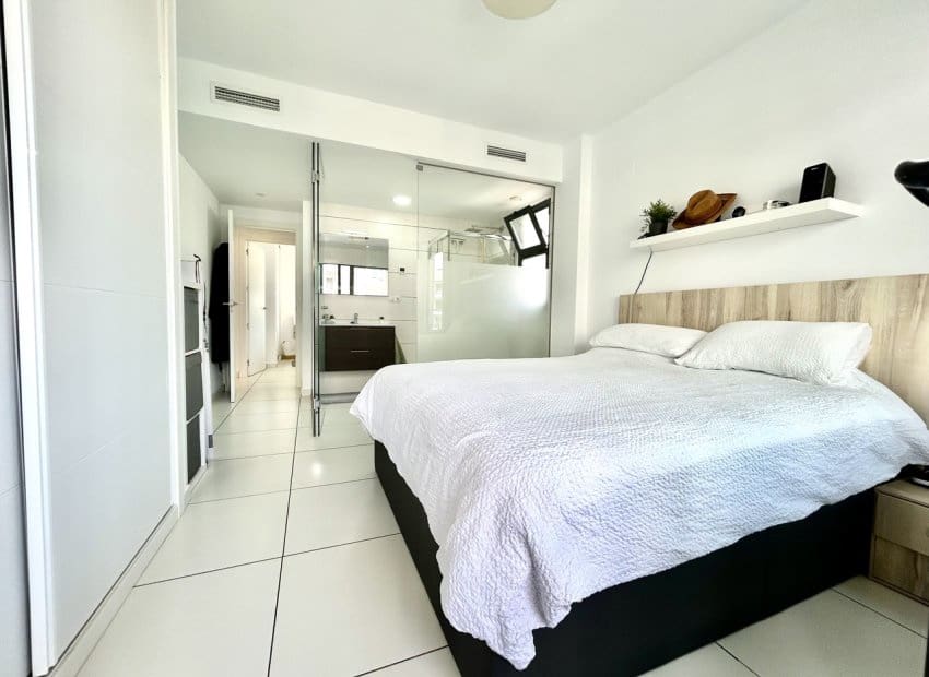 2 Zimmer Apartment zu verkaufen in Villamartin mit Pool - 229.500 € (Ref: 9770908)