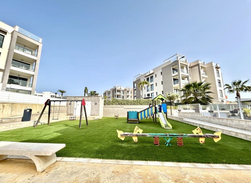 2 Zimmer Apartment zu verkaufen in Villamartin mit Pool - 229.500 € (Ref: 9770908)