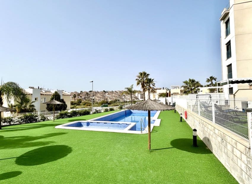 2 Zimmer Apartment zu verkaufen in Villamartin mit Pool - 229.500 € (Ref: 9770908)