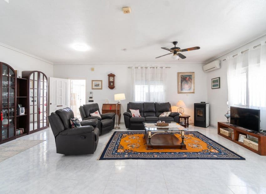 3 quarto Moradia para venda em Playa Flamenca com piscina - 640 000 € (Ref: 9770912)