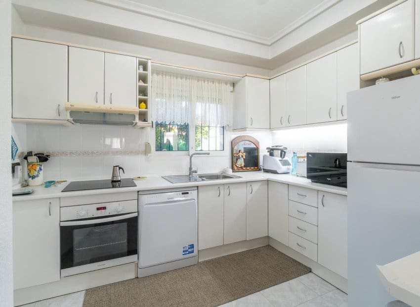 3 quarto Moradia para venda em Playa Flamenca com piscina - 640 000 € (Ref: 9770912)