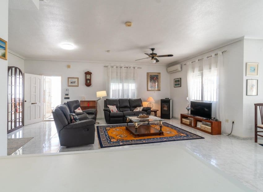 3 quarto Moradia para venda em Playa Flamenca com piscina - 640 000 € (Ref: 9770912)