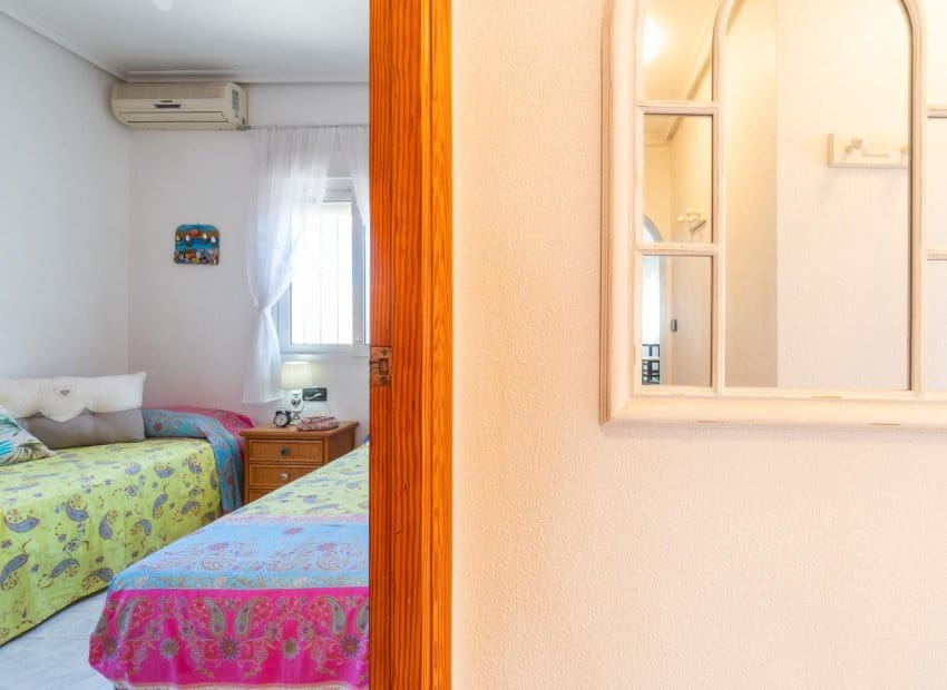 3 quarto Moradia para venda em Playa Flamenca com piscina - 640 000 € (Ref: 9770912)