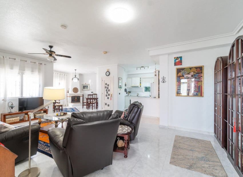 3 quarto Moradia para venda em Playa Flamenca com piscina - 640 000 € (Ref: 9770912)