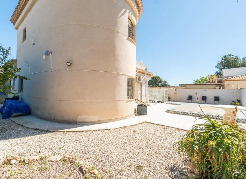 3 quarto Moradia para venda em Playa Flamenca com piscina - 640 000 € (Ref: 9770912)