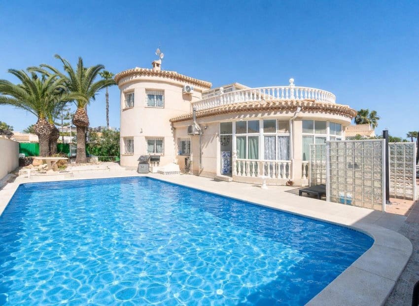 3 quarto Moradia para venda em Playa Flamenca com piscina - 640 000 € (Ref: 9770912)