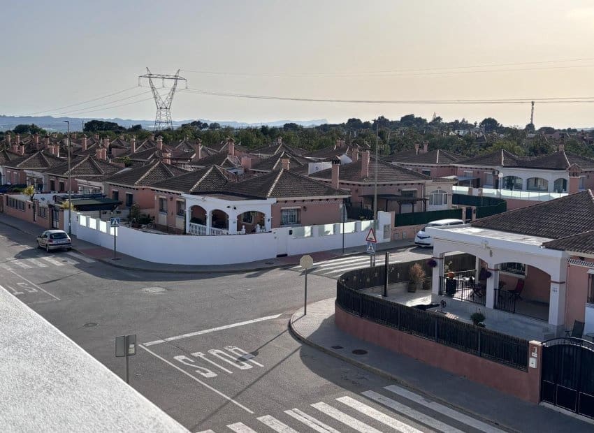 2 slaapkamer Huis te koop in Los Montesinos - € 374.500 (Ref: 9770914)