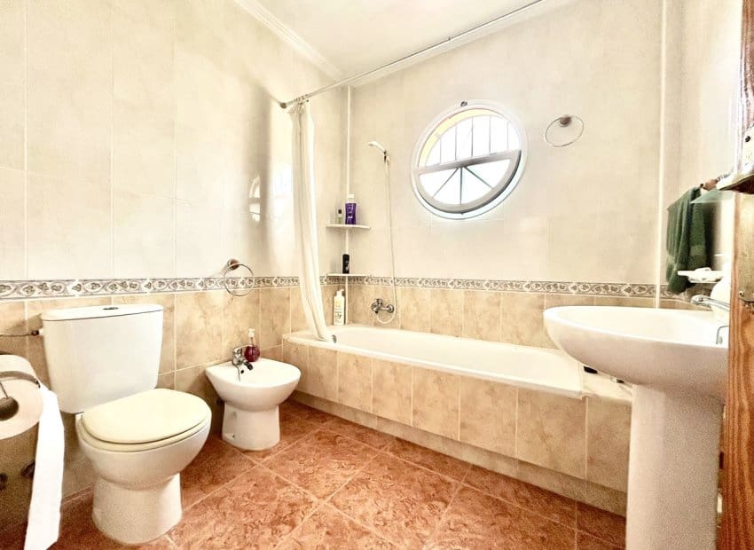 3 soverom Hus til salgs i Cabo Roig med svømmebasseng - € 220 000 (Ref: 9770916)