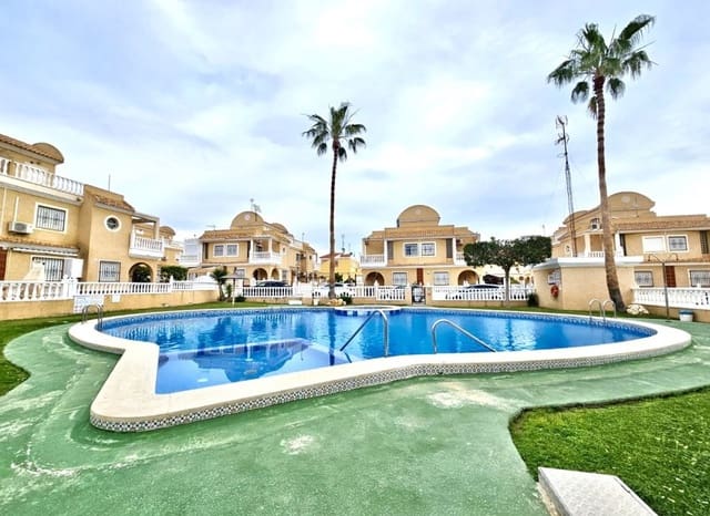 3 soverom Hus til salgs i Cabo Roig, Orihuela med svømmebasseng - € 220 000 (Ref: 9770916)