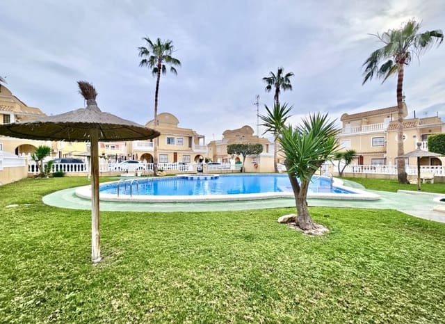 3 soverom Hus til salgs i Cabo Roig, Orihuela med svømmebasseng - € 220 000 (Ref: 9770916)
