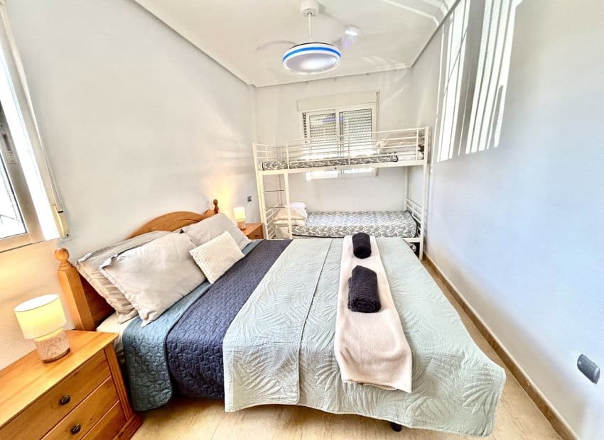 2 soveværelse Lejlighed til salg i Villamartin med swimmingpool - € 159.950 (Ref: 9770917)