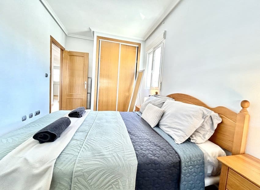 2 soveværelse Lejlighed til salg i Villamartin med swimmingpool - € 159.950 (Ref: 9770917)