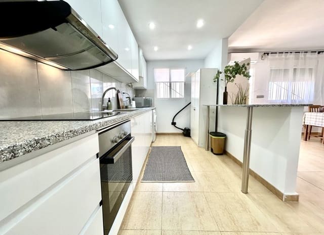 2 soveværelse Lejlighed til salg i Villamartin, Orihuela med swimmingpool - € 159.950 (Ref: 9770917)