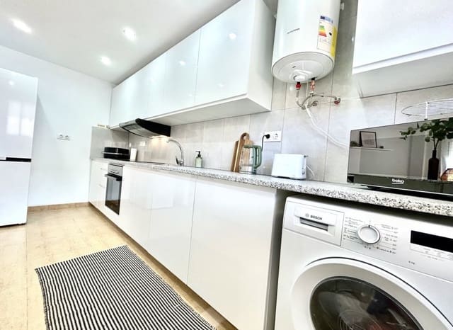 2 soveværelse Lejlighed til salg i Villamartin, Orihuela med swimmingpool - € 159.950 (Ref: 9770917)