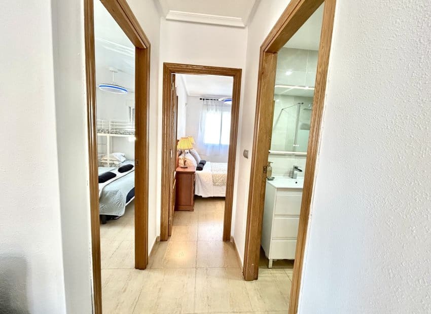 2 soveværelse Lejlighed til salg i Villamartin med swimmingpool - € 159.950 (Ref: 9770917)