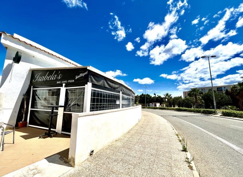 2 soveværelse Lejlighed til salg i Villamartin med swimmingpool - € 159.950 (Ref: 9770917)