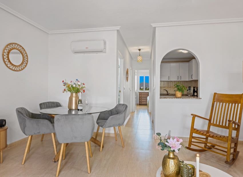 2 soverom Leilighet til salgs i Daya Nueva med svømmebasseng - € 135 000 (Ref: 9775976)